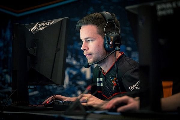 Complexity acquire allu on loan for IEM: Winter Closed Qualifier