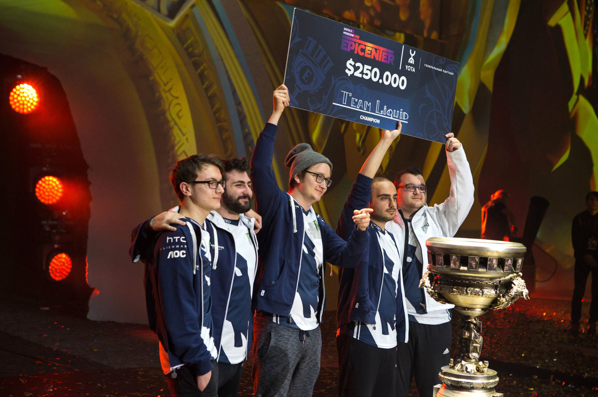 How much esports players earn? MEGPlay