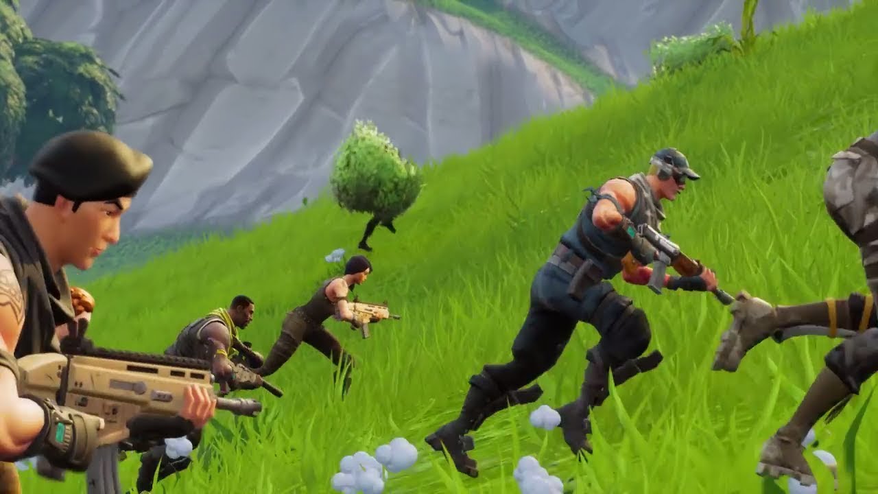 Fortnite Characters Sprint Running up a hillside in-game