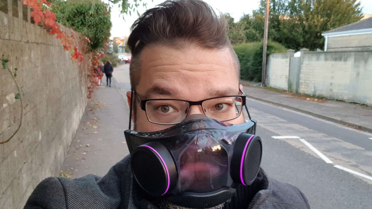 Yes, I wore the Razer Zephyr mask out in public and no, I don’t think I can pull it off