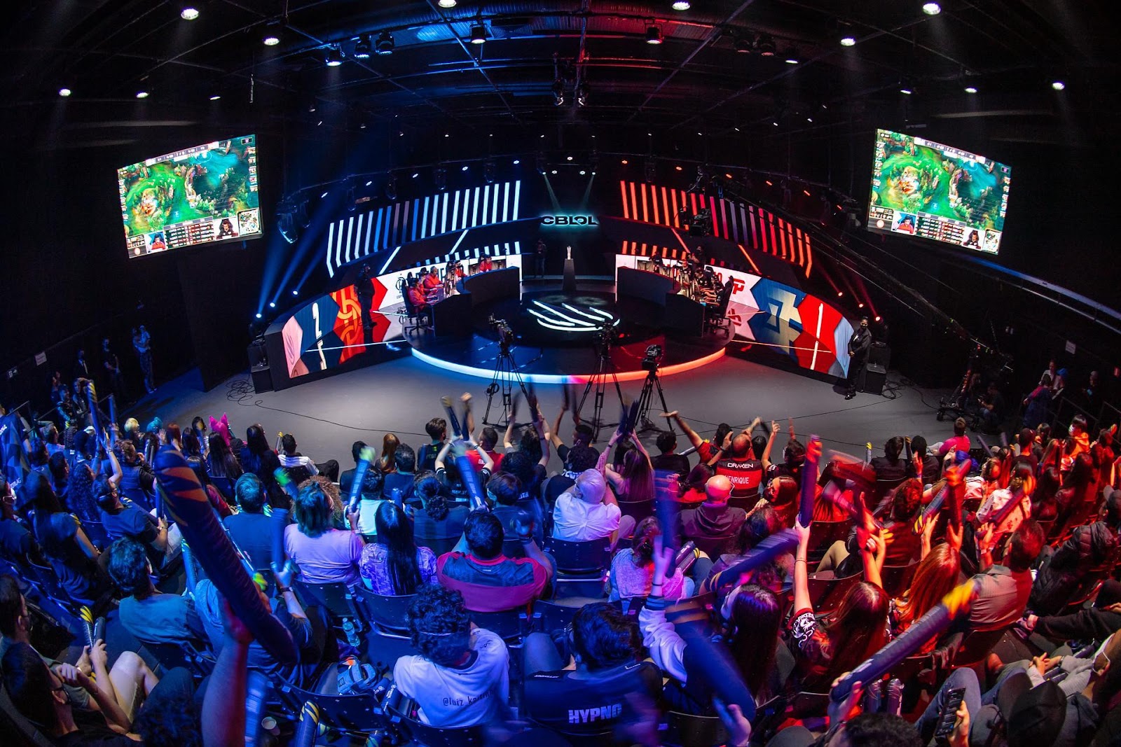 Riot Games Brazil inks five-year deal with Santander