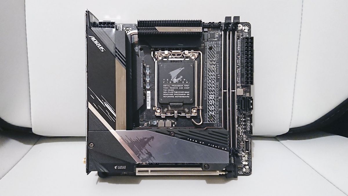 Gigabyte Z690i Aorus Ultra Plus