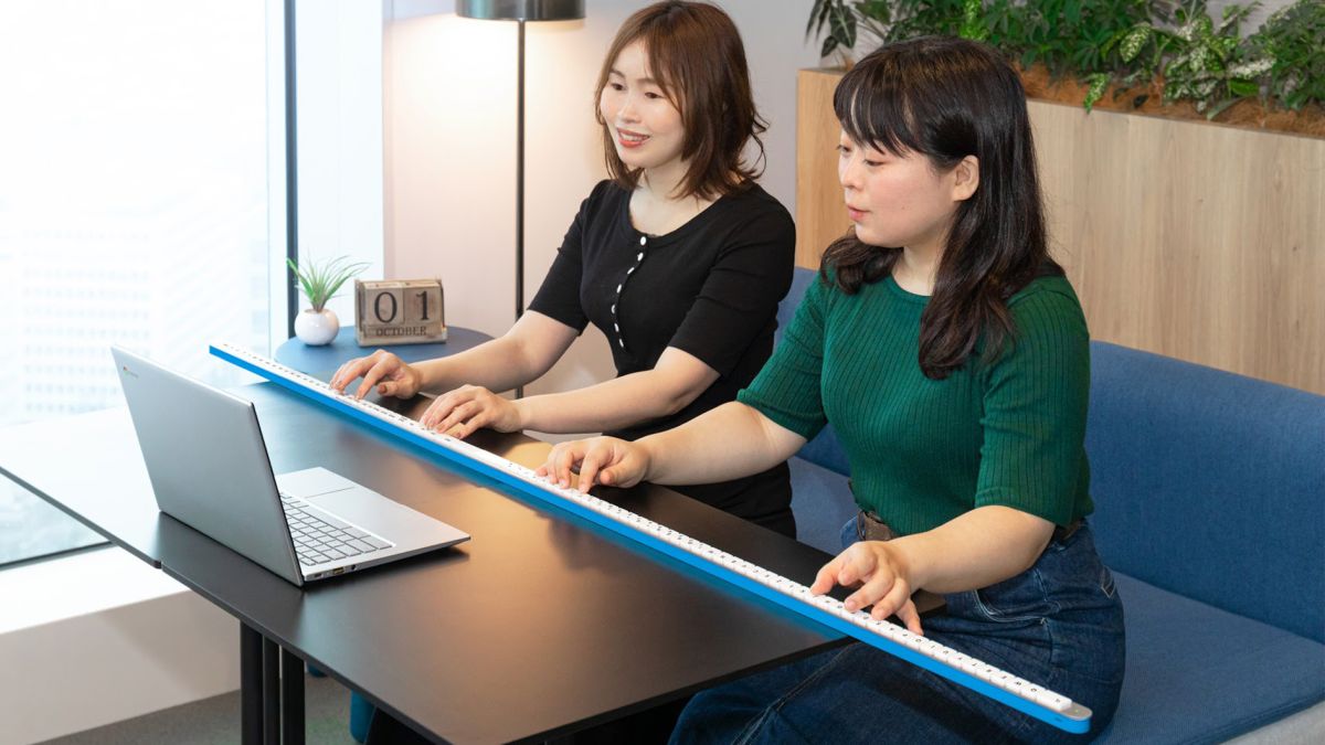 Google Japan's absurdly long stick keyboard is actually real