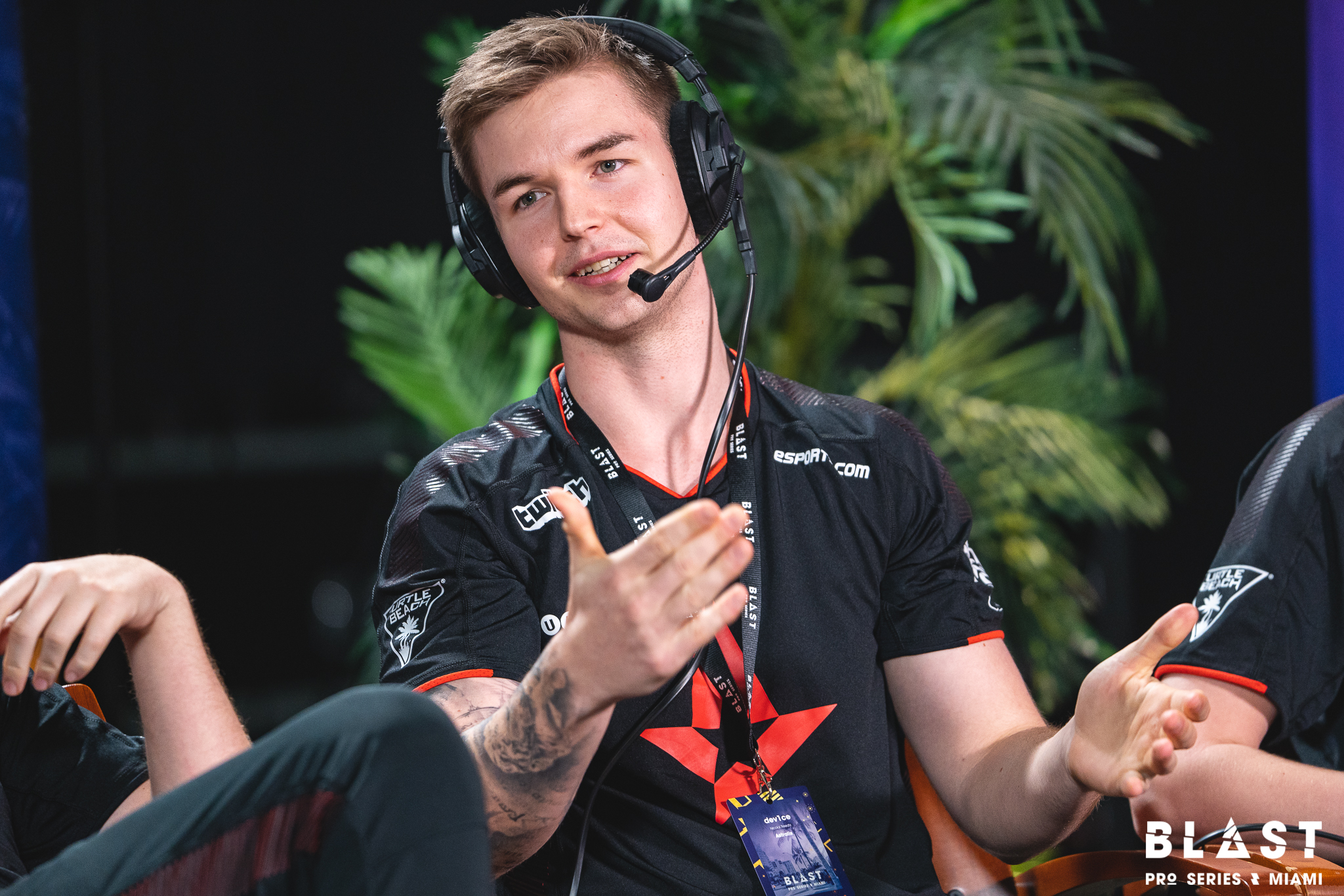 Astralis adds Device to CSGO Roster