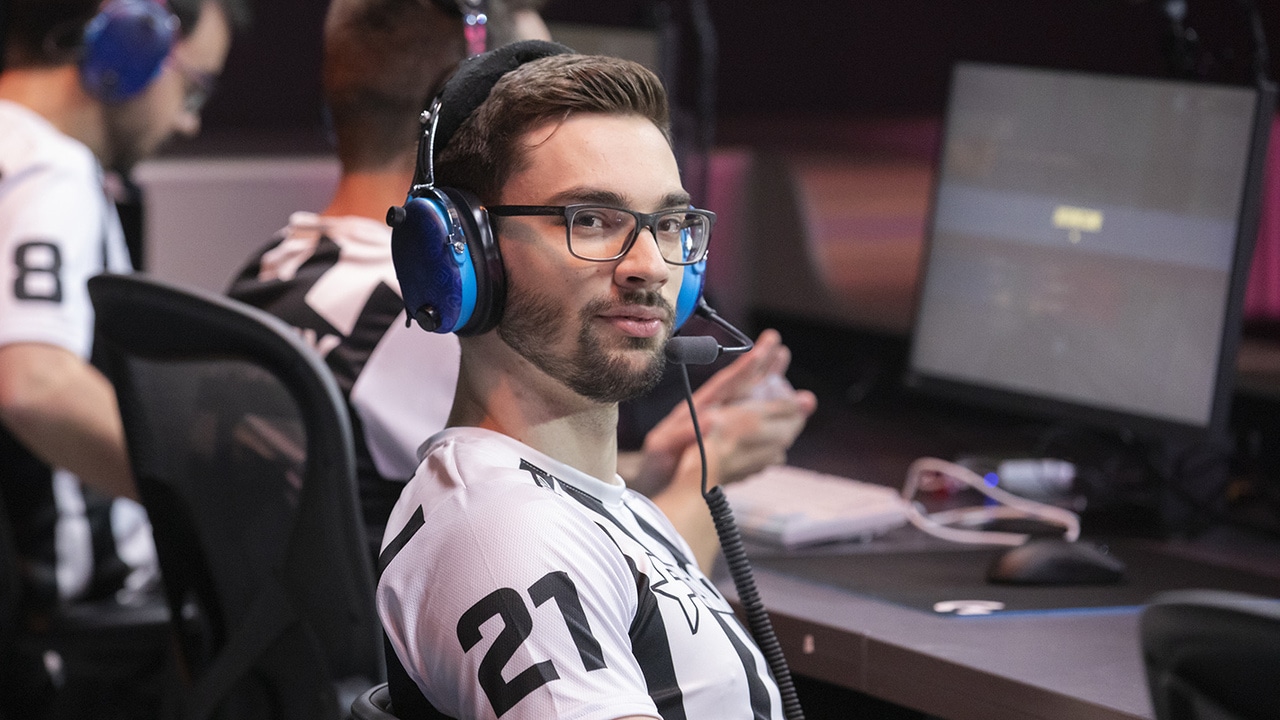Poko looks toward the camera during as he gets ready to play a live game in the Overwatch League