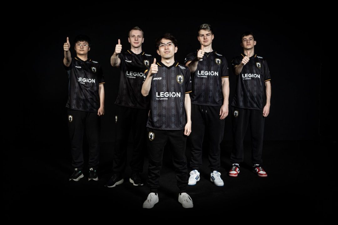 Lineup of Team Heretics