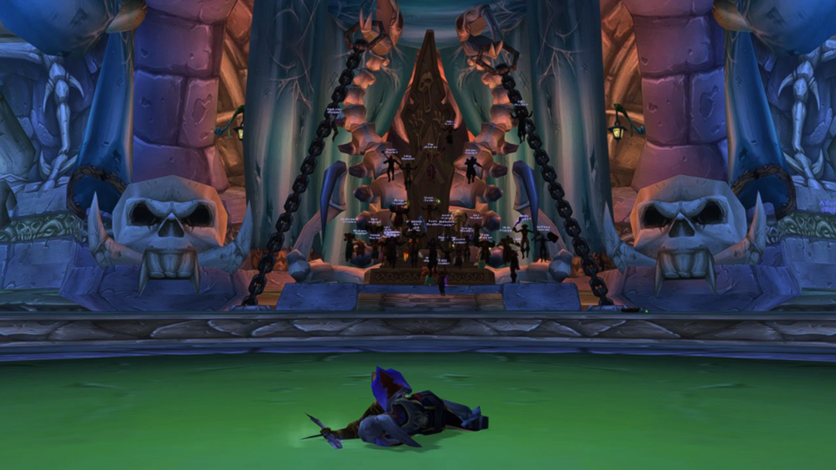 A heroic raid leader, slain in a World of Wacraft Classic raid, lies dead in the centre of the arena while their guildmates pay tribute on the throne of Kel