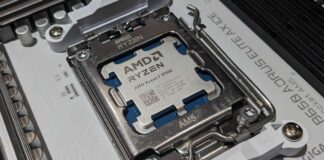 AMD Ryzen 7 8700G CPU in socket